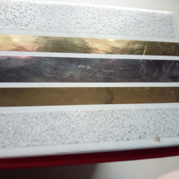 Estée Lauder Holiday Protect + Hydrate Gift 4pc Set - Picture 7 of 16